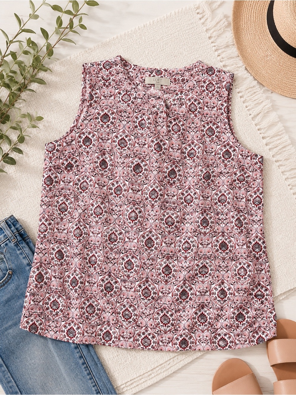 Loft Plus Sleeveless Pink Paisley Split-Neck Women's Top